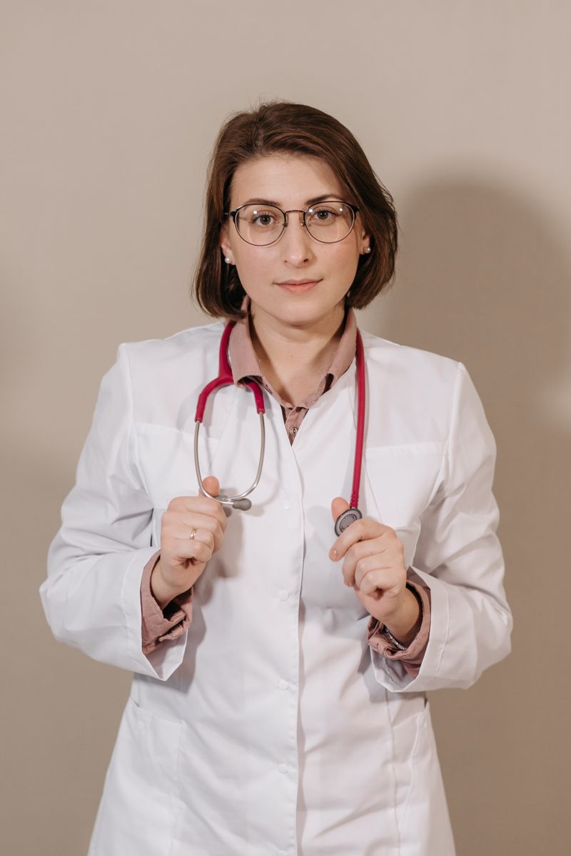 Retrato ilustrativo de profissional (foto de banco de imagens — demonstração temporária, ver CREDITS.md)